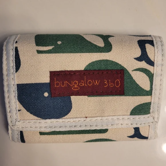 BUNGALOW 360 "Whales" Natural Canvas & Eco Friendly Ink Wallet Unisex - Picture 1 of 9